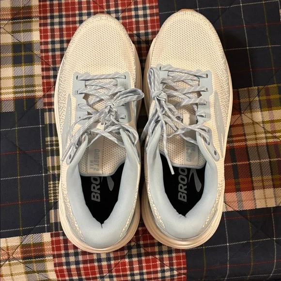 Brooks Ghost Max 2 new in box - Picture 2 of 8